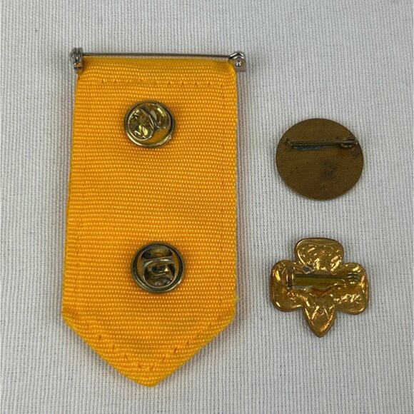 Vintage Girl Scouts Pins Badge Set On Yellow Fabric Ribbon Lot of 5 - Picture 3 of 4